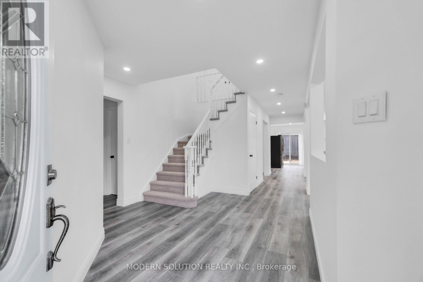 168 Fusilier Drive, Hamilton, ON - Indoor Photo Showing Other Room