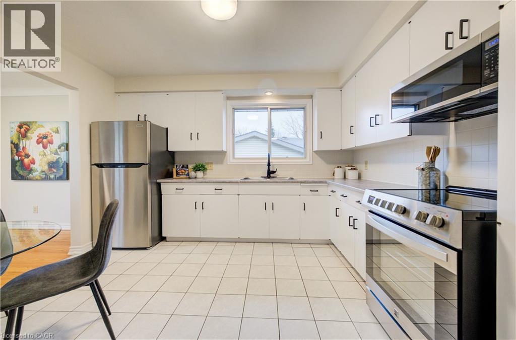 Spacious, eat-in kitchen, ample storage space, and brand new appliances. - 66 Tupper Crescent, Kitchener, ON - Indoor Photo Showing Kitchen With Stainless Steel Kitchen