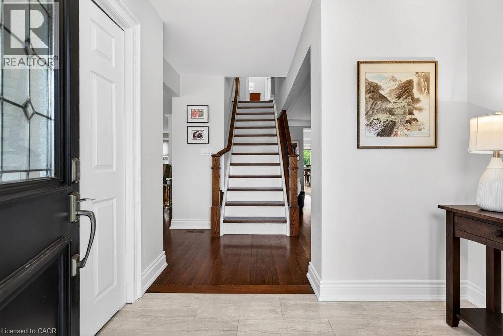 2153 Paisley Avenue, Burlington, ON - Indoor Photo Showing Other Room