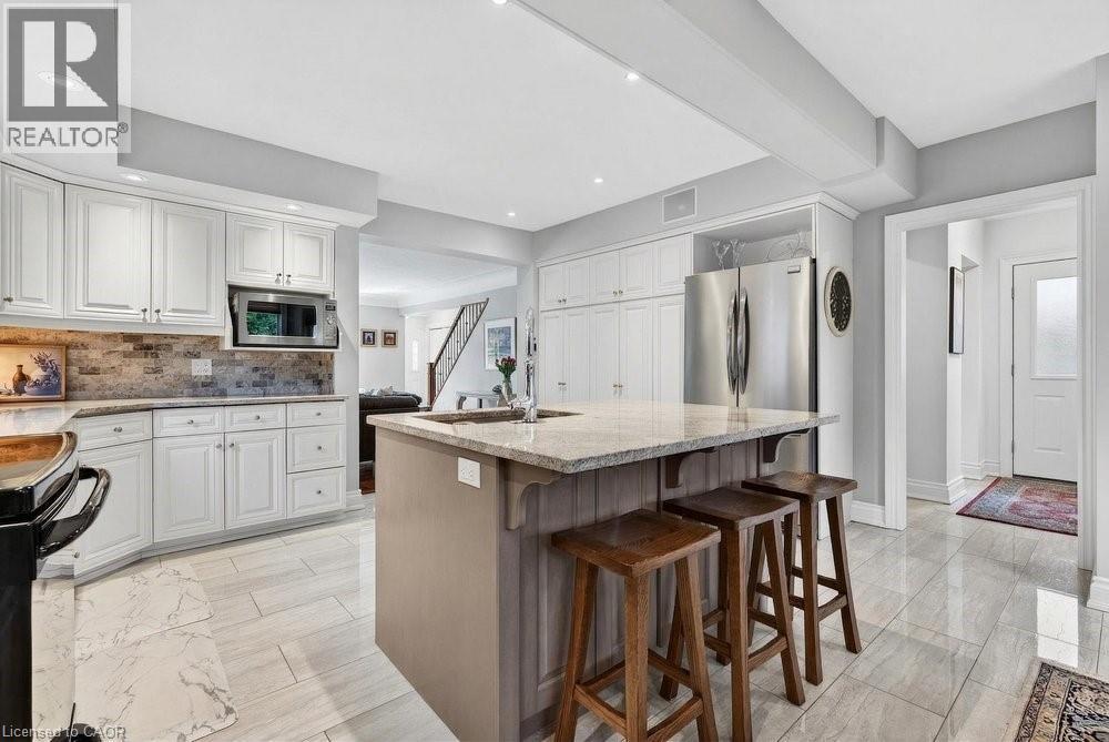 2153 Paisley Avenue, Burlington, ON - Indoor Photo Showing Kitchen
