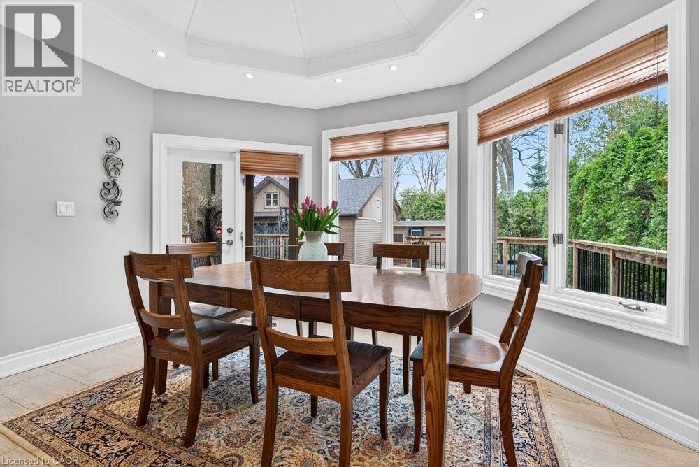 2153 Paisley Avenue, Burlington, ON - Indoor Photo Showing Dining Room
