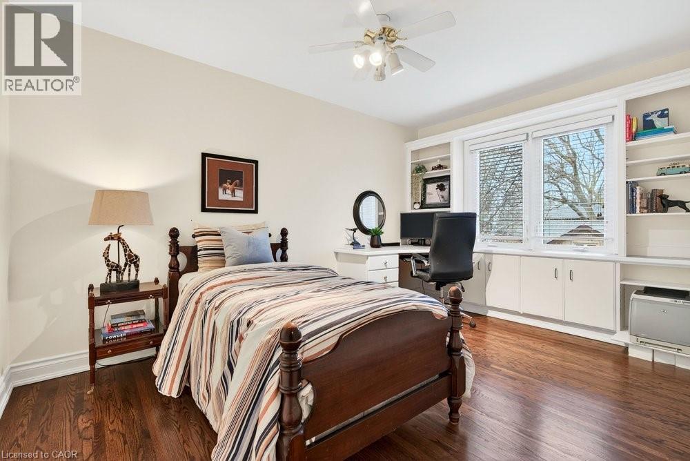 2153 Paisley Avenue, Burlington, ON - Indoor Photo Showing Bedroom