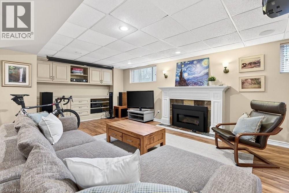 2153 Paisley Avenue, Burlington, ON - Indoor Photo Showing Living Room With Fireplace