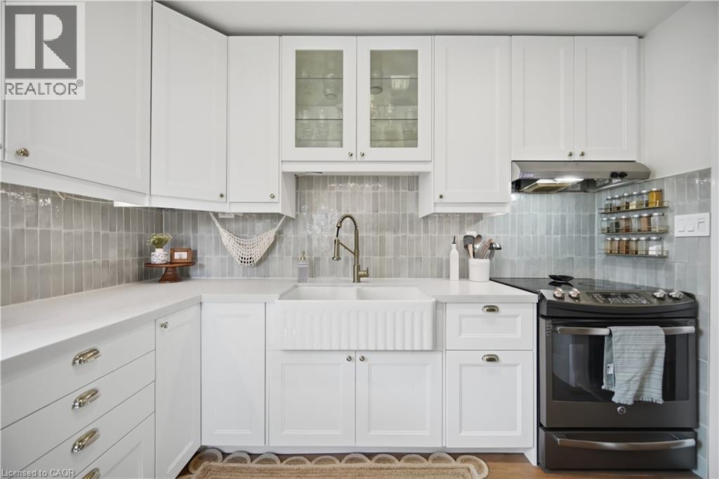 117 Norfolk Avenue, Cambridge, ON - Indoor Photo Showing Kitchen