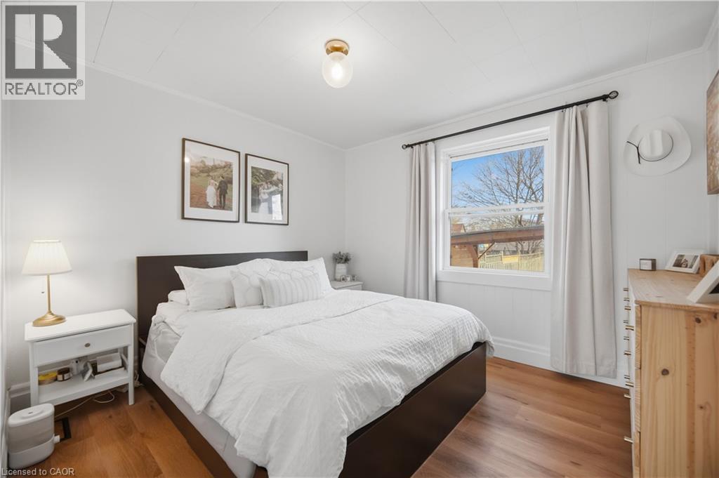 117 Norfolk Avenue, Cambridge, ON - Indoor Photo Showing Bedroom