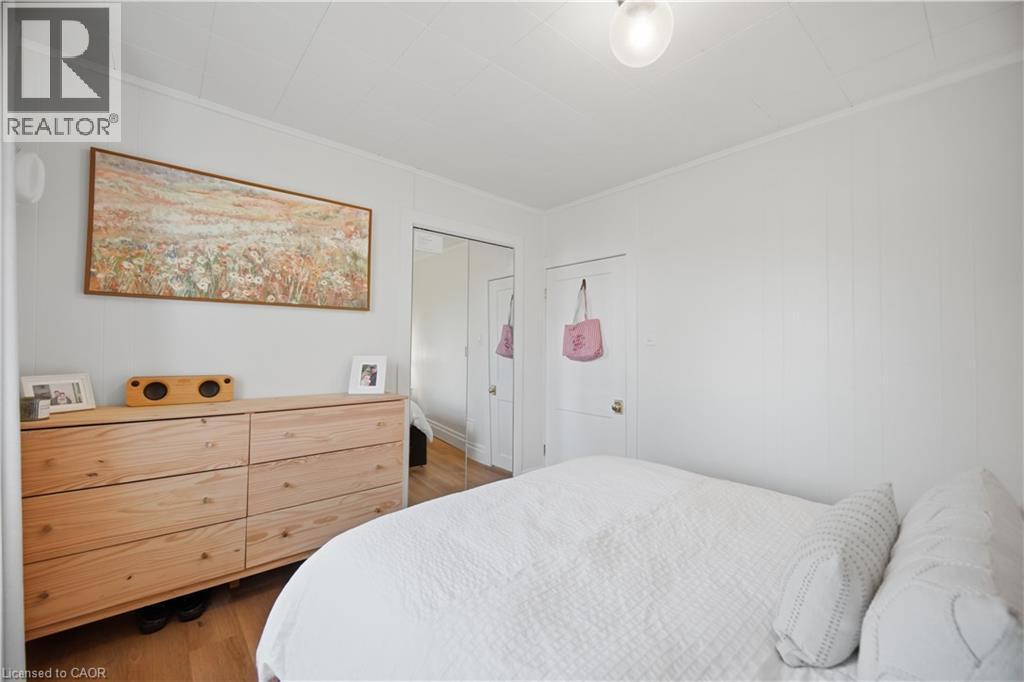 117 Norfolk Avenue, Cambridge, ON - Indoor Photo Showing Bedroom