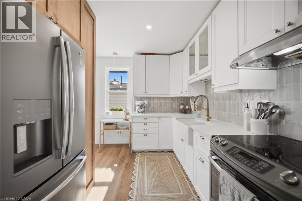 117 Norfolk Avenue, Cambridge, ON - Indoor Photo Showing Kitchen
