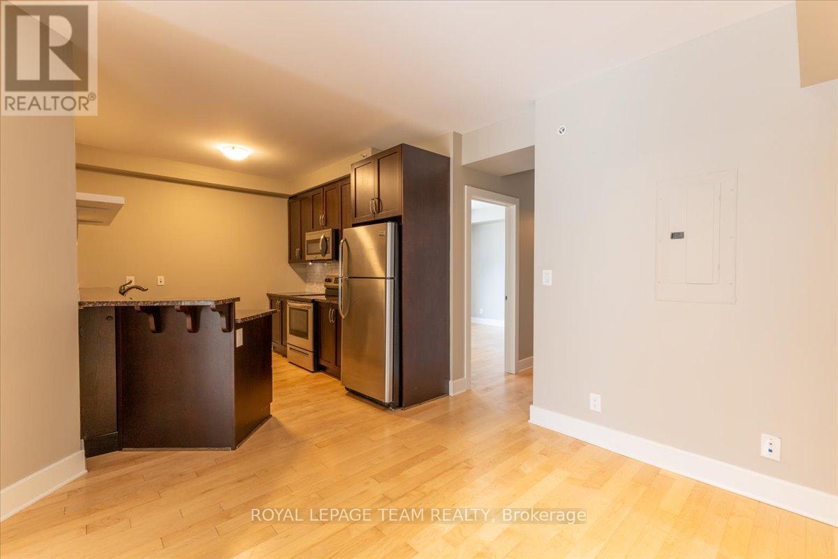 9 Balsam Street, Ottawa, ON - Indoor Photo Showing Kitchen