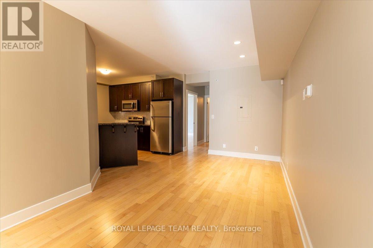 9 Balsam Street, Ottawa, ON - Indoor Photo Showing Kitchen