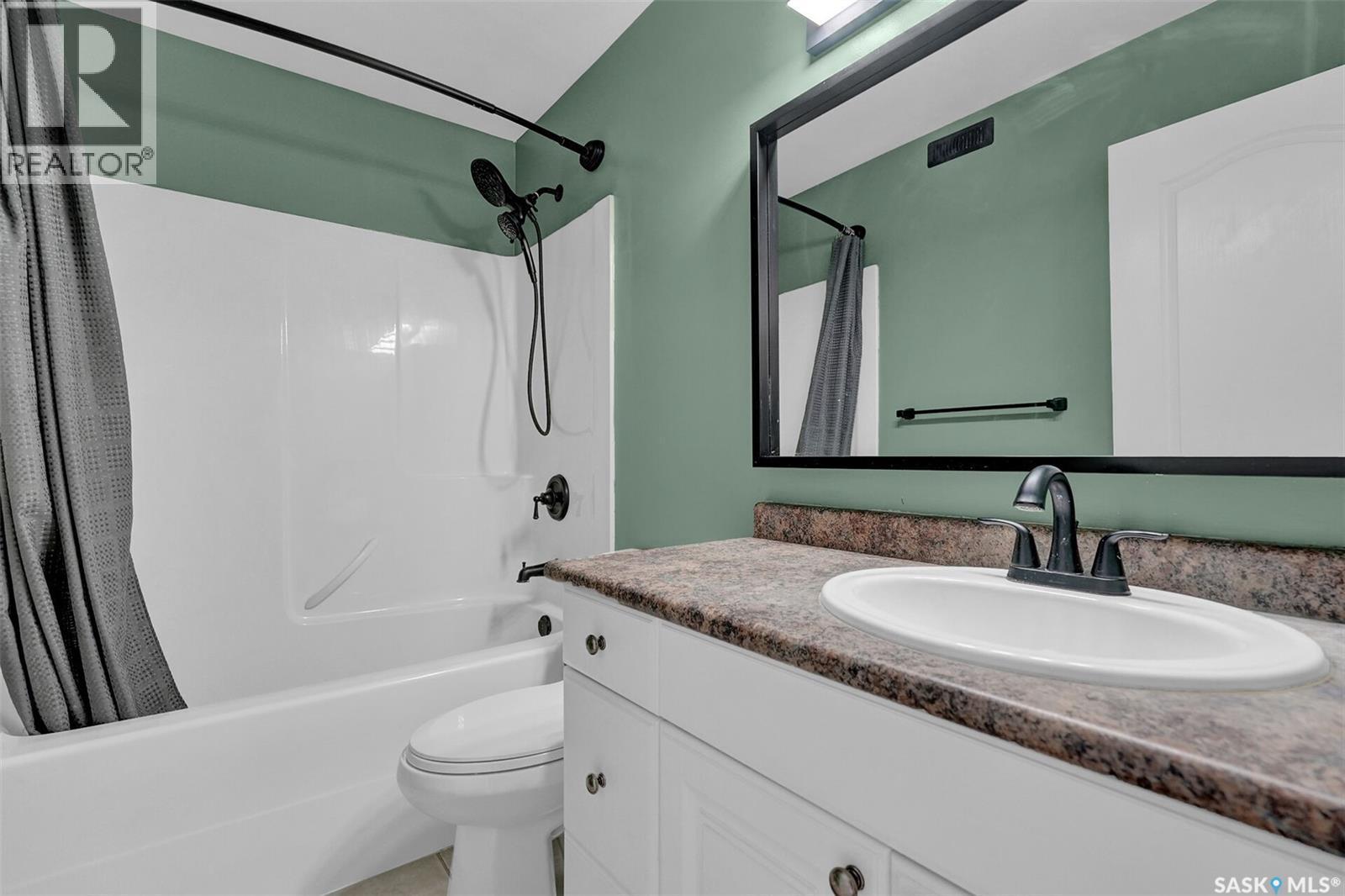1276 Campbell Street, Regina, SK - Indoor Photo Showing Bathroom