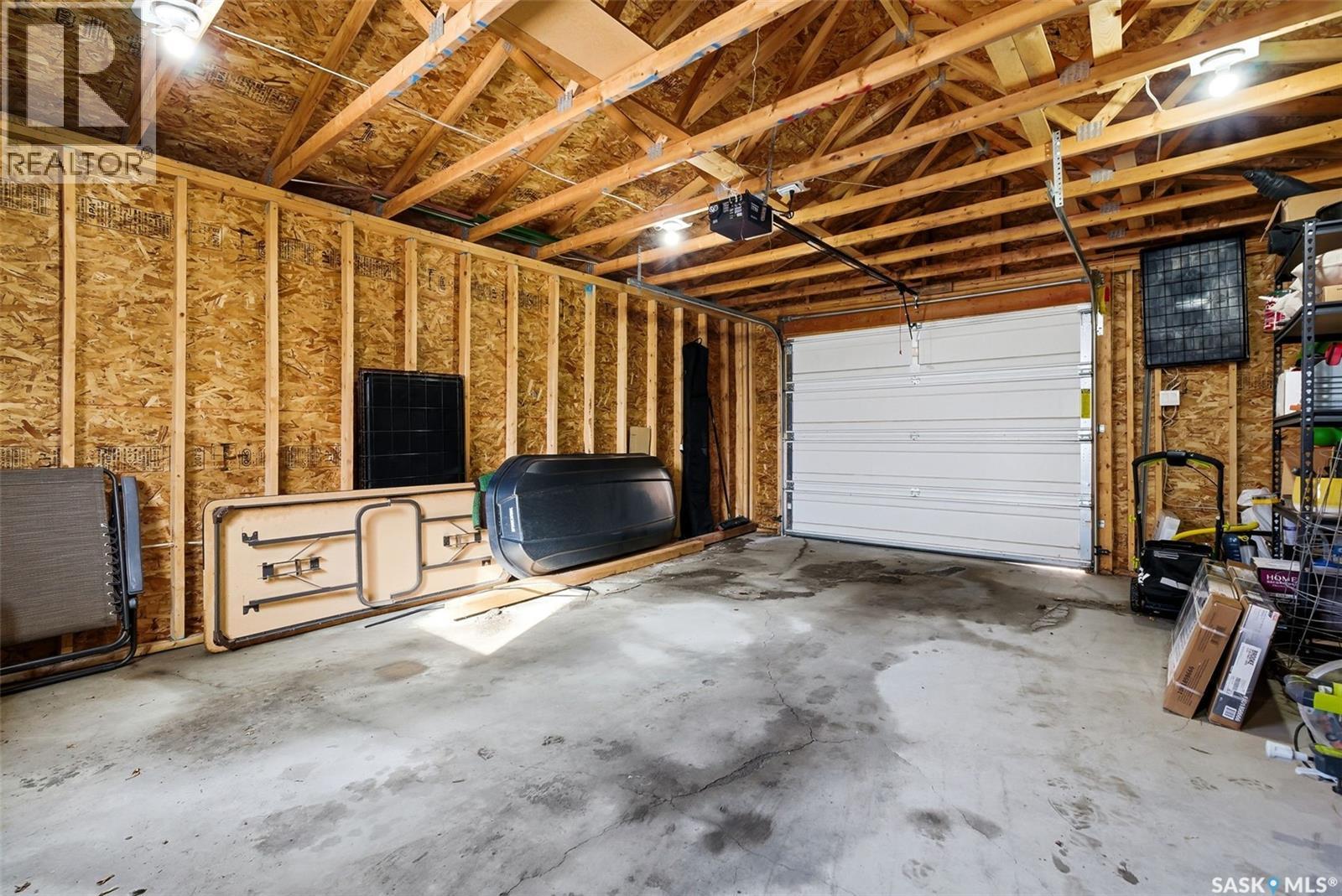 2231 Cameron Street, Regina, SK - Indoor Photo Showing Garage