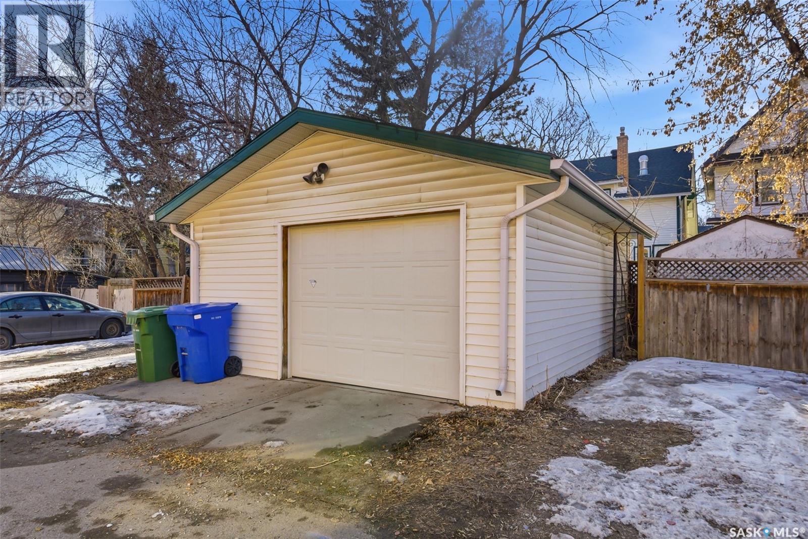 2231 Cameron Street, Regina, SK - Outdoor With Exterior