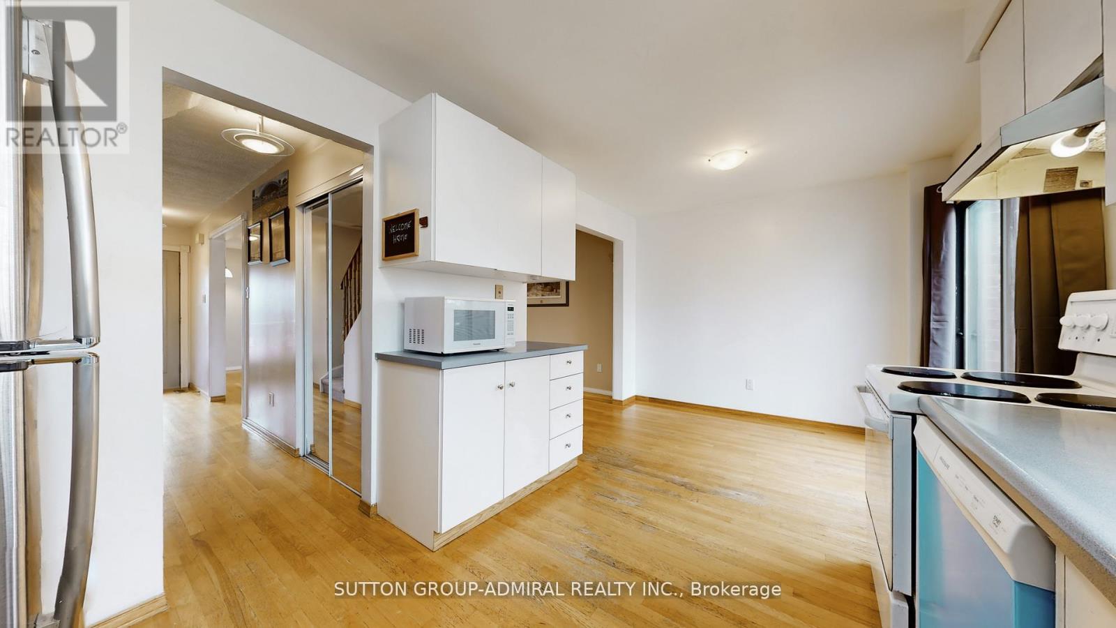 93 Patrice Crescent, Vaughan, ON - Indoor Photo Showing Kitchen