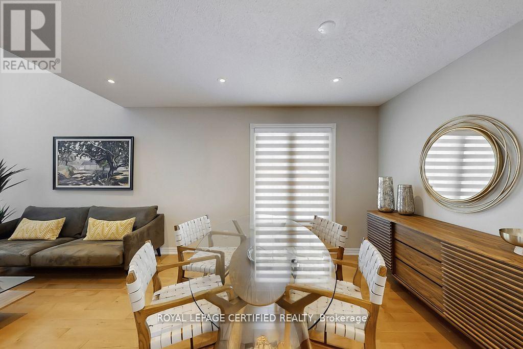 3898 Parkgate Drive, Mississauga, ON - Indoor