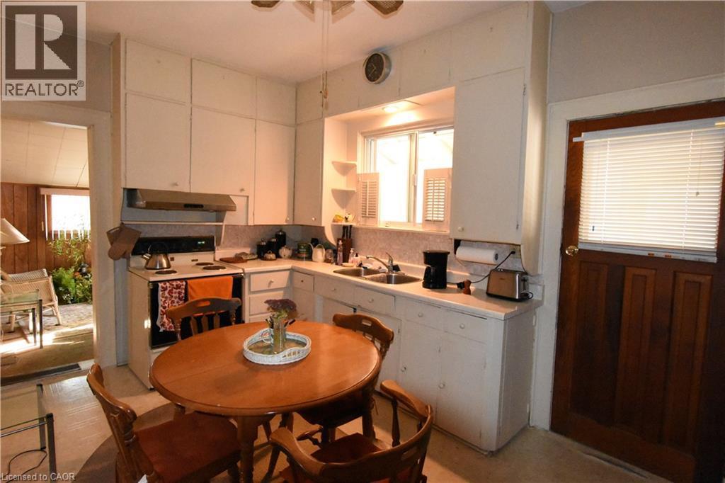 85 Head Street N, Simcoe, ON - Indoor