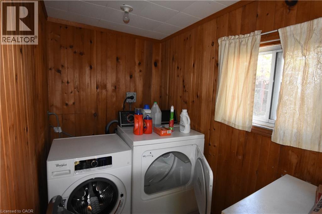85 Head Street N, Simcoe, ON - Indoor Photo Showing Laundry Room