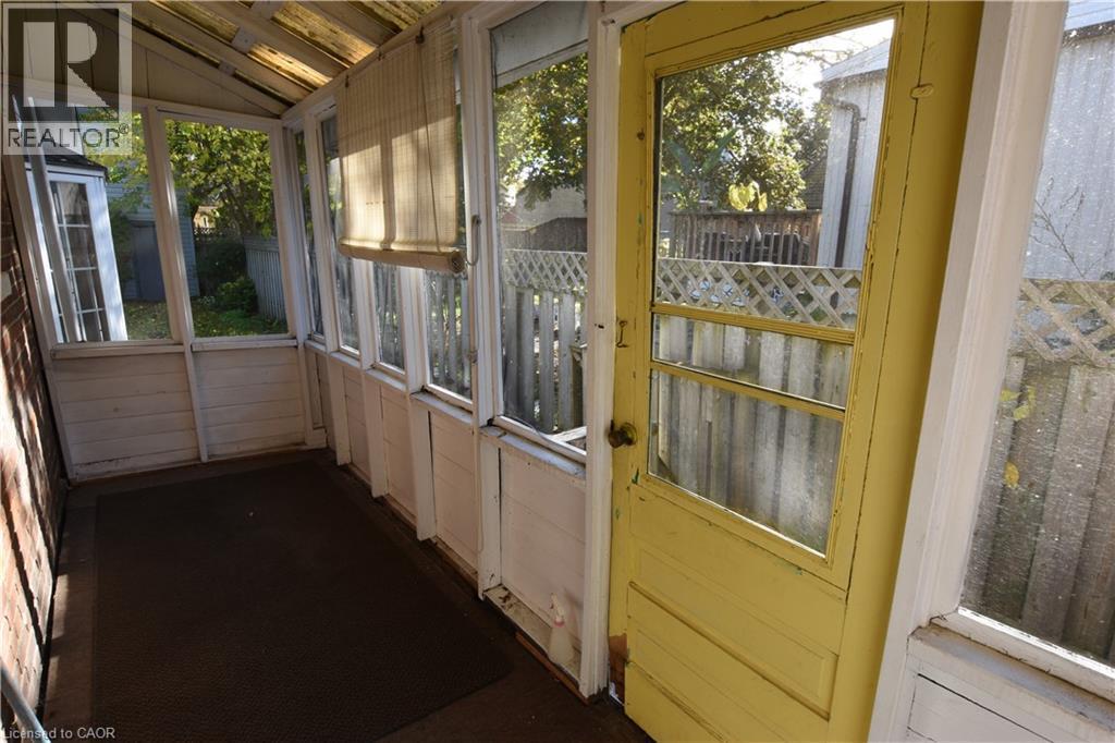 85 Head Street N, Simcoe, ON - Outdoor With Exterior