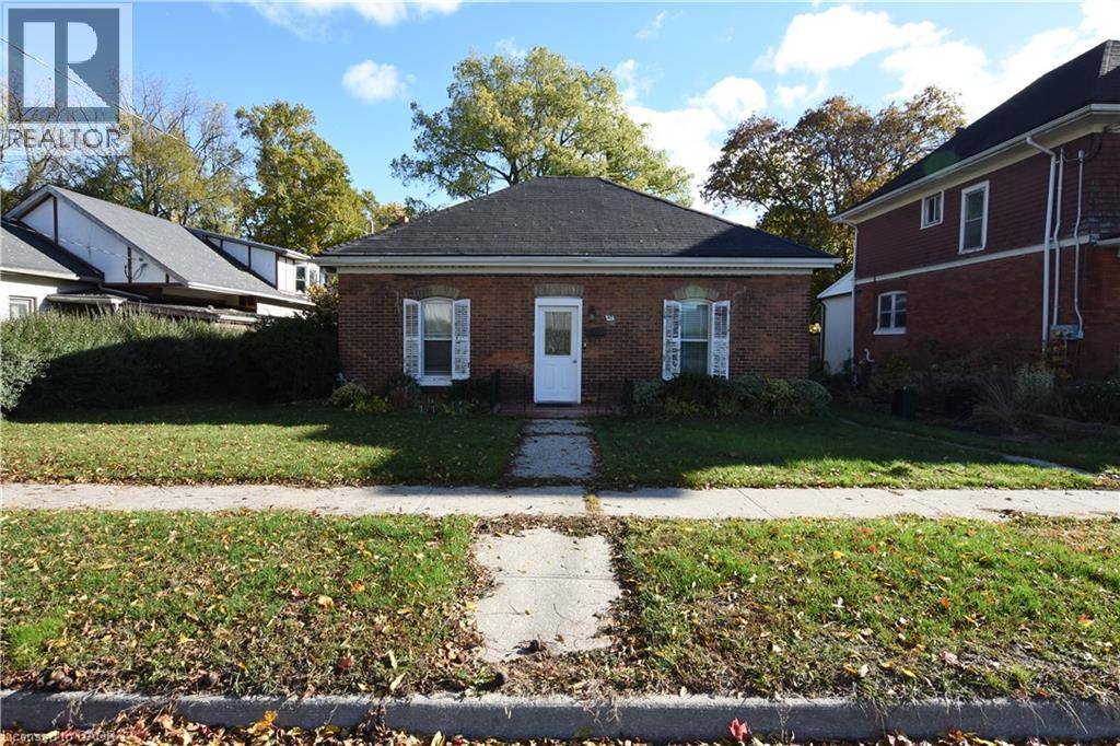 85 Head Street N, Simcoe, ON - Outdoor