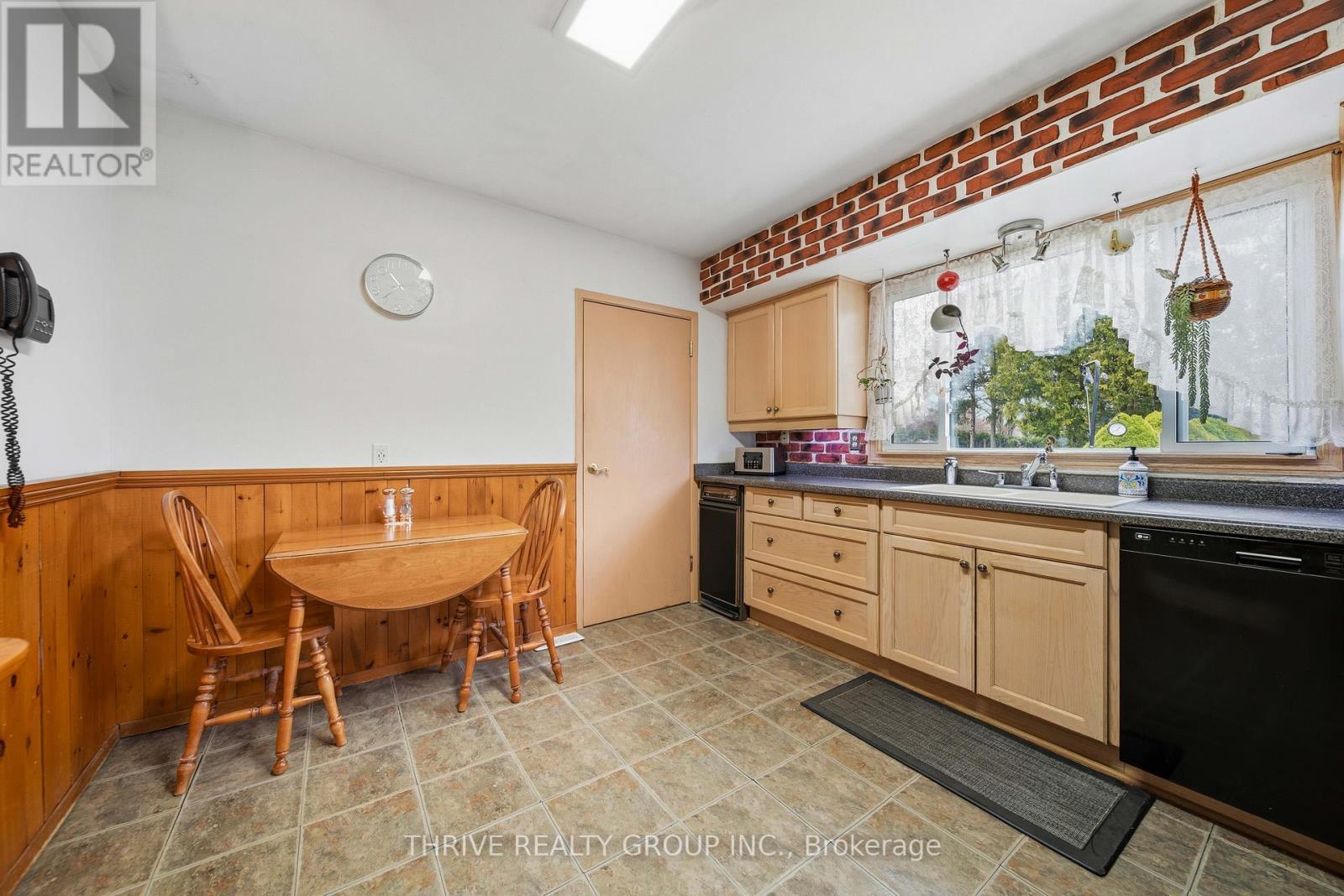 6 Southwood Crescent, London South (South D), ON - Indoor