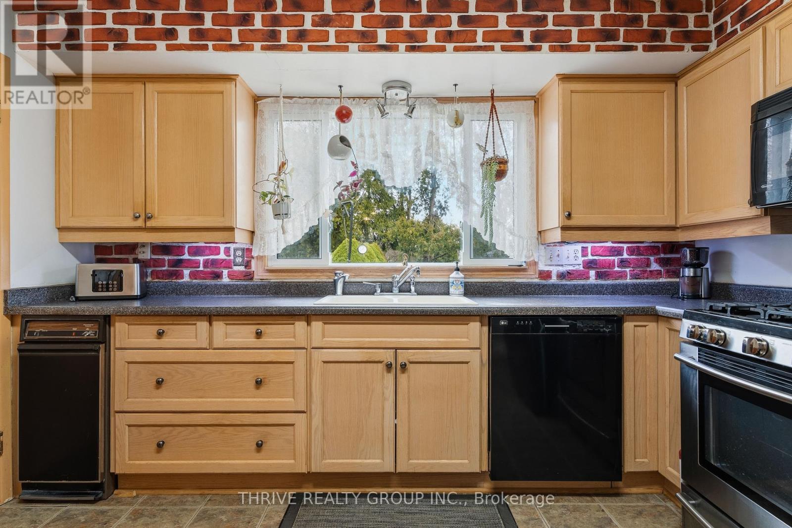 6 Southwood Crescent, London South (South D), ON - Indoor Photo Showing Kitchen