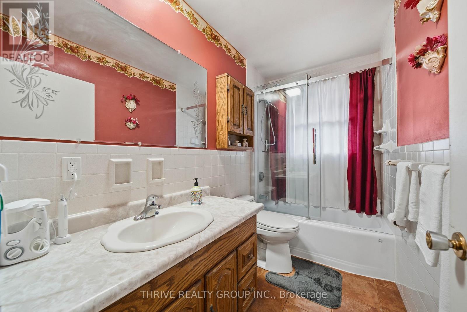 6 Southwood Crescent, London South (South D), ON - Indoor Photo Showing Bathroom