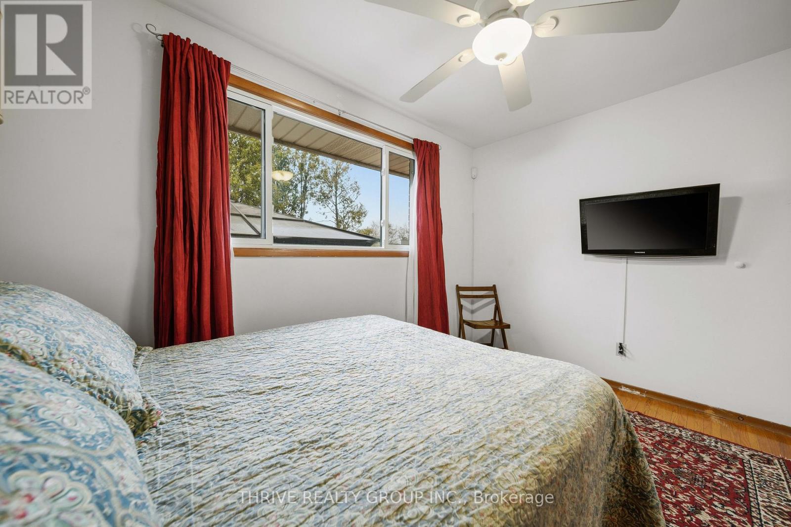 6 Southwood Crescent, London South (South D), ON - Indoor Photo Showing Bedroom