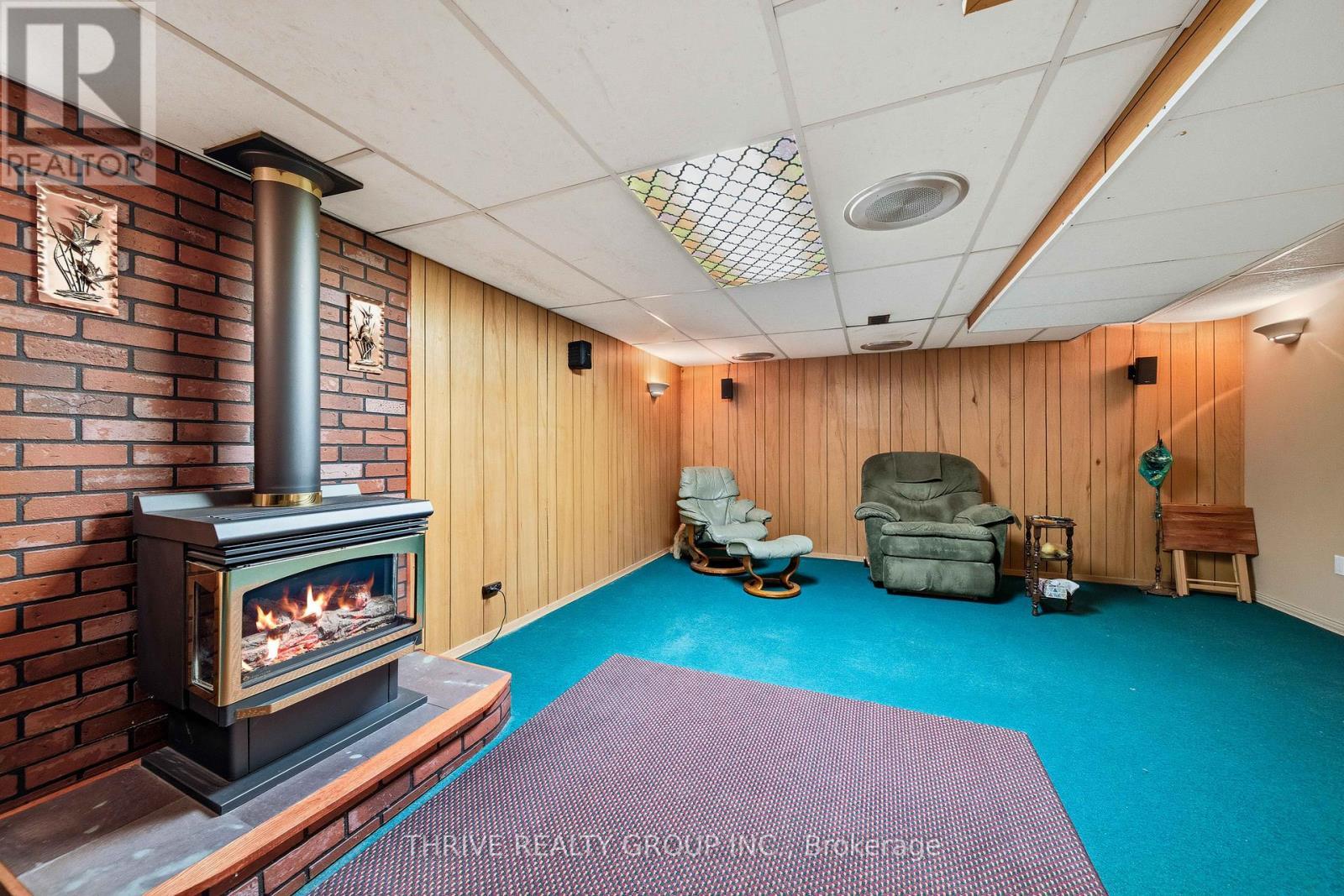 6 Southwood Crescent, London South (South D), ON - Indoor With Fireplace