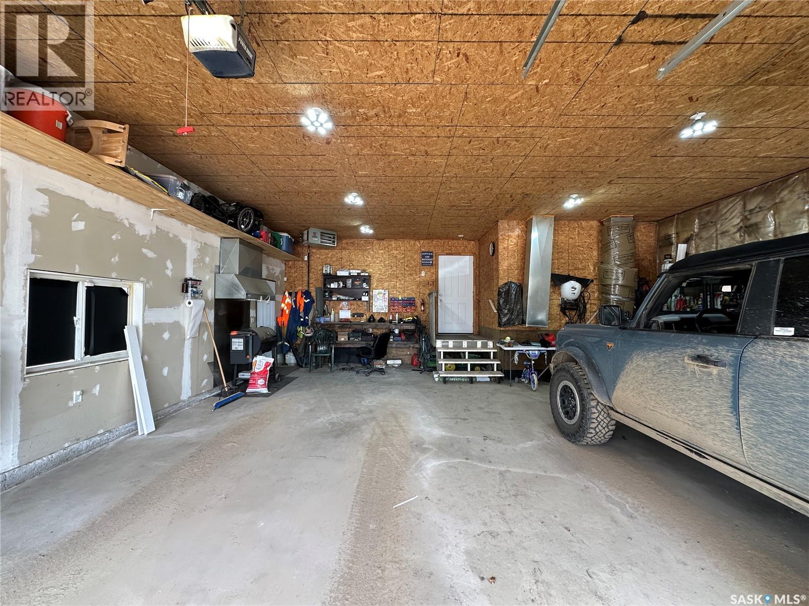 205 Roberts Avenue, Canora, SK - Indoor Photo Showing Garage