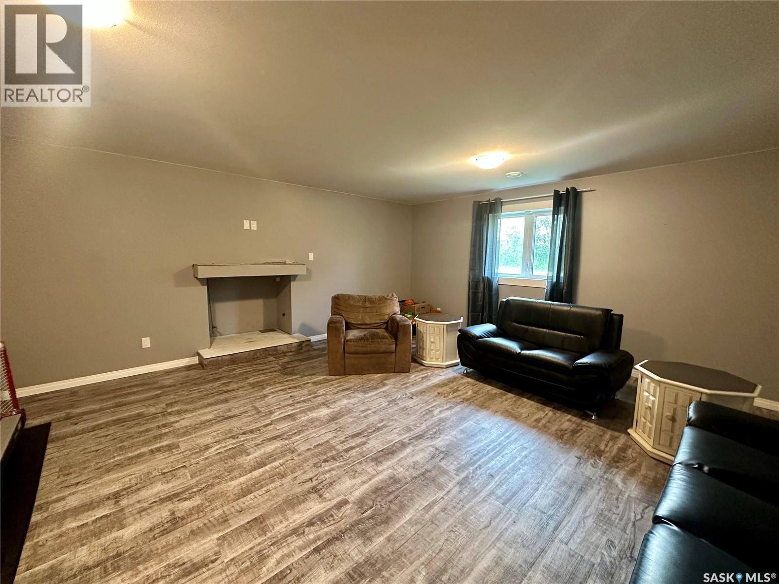 205 Roberts Avenue, Canora, SK - Indoor Photo Showing Living Room