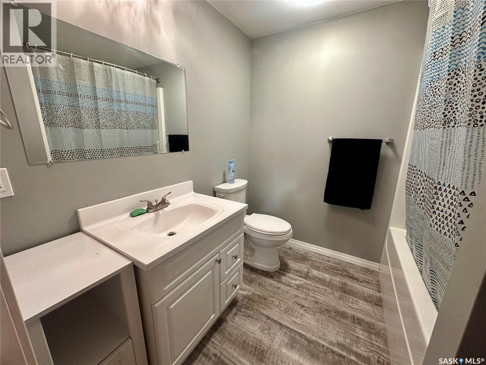 205 Roberts Avenue, Canora, SK - Indoor Photo Showing Bathroom