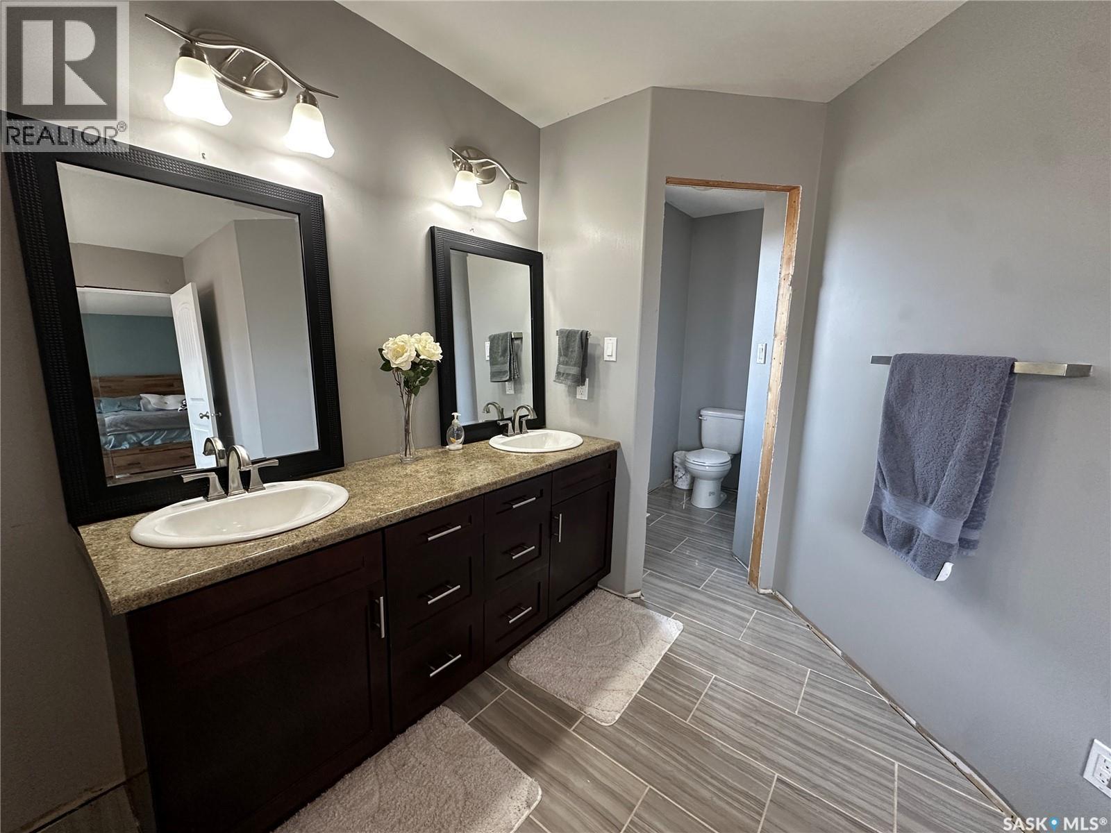 205 Roberts Avenue, Canora, SK - Indoor Photo Showing Bathroom