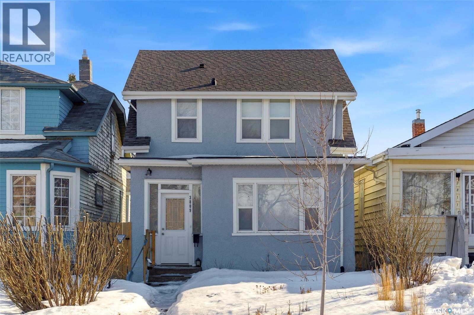 3809 Victoria Avenue, Regina, SK - Outdoor With Facade