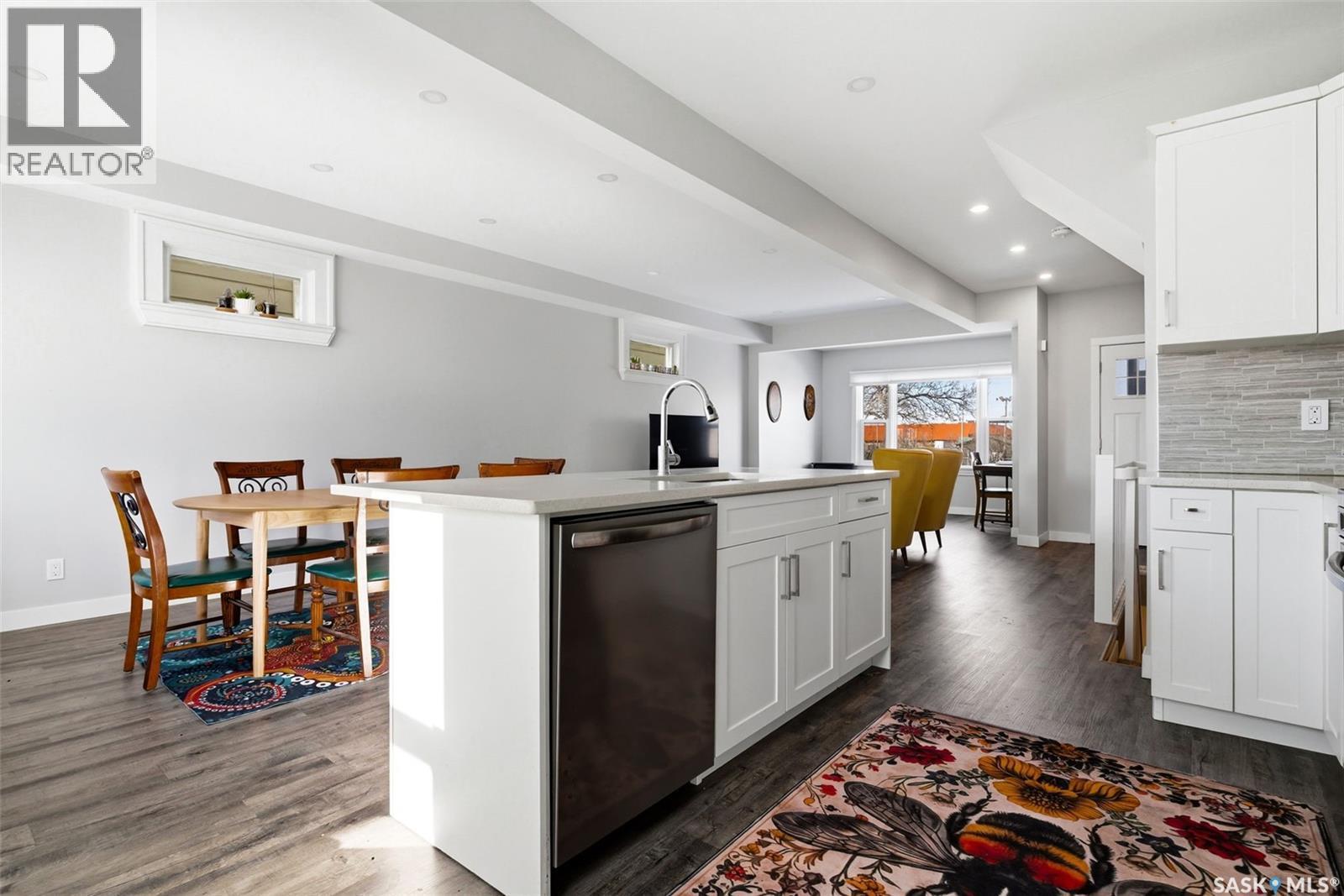 3809 Victoria Avenue, Regina, SK - Indoor