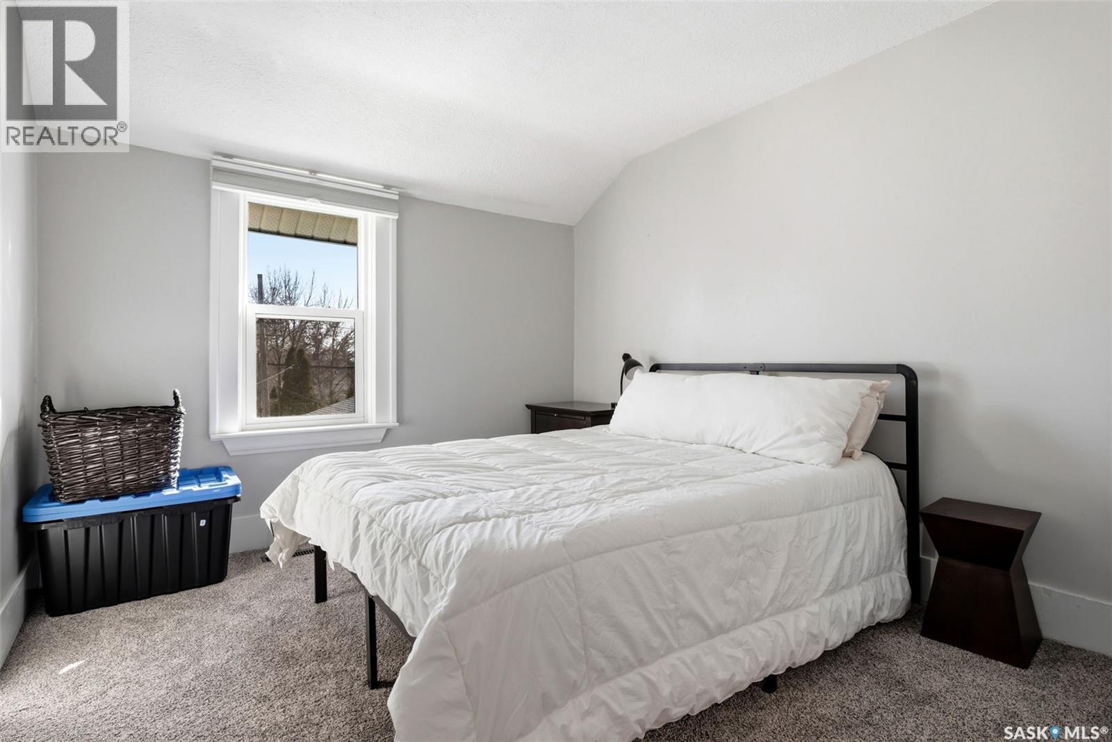 3809 Victoria Avenue, Regina, SK - Indoor Photo Showing Bedroom
