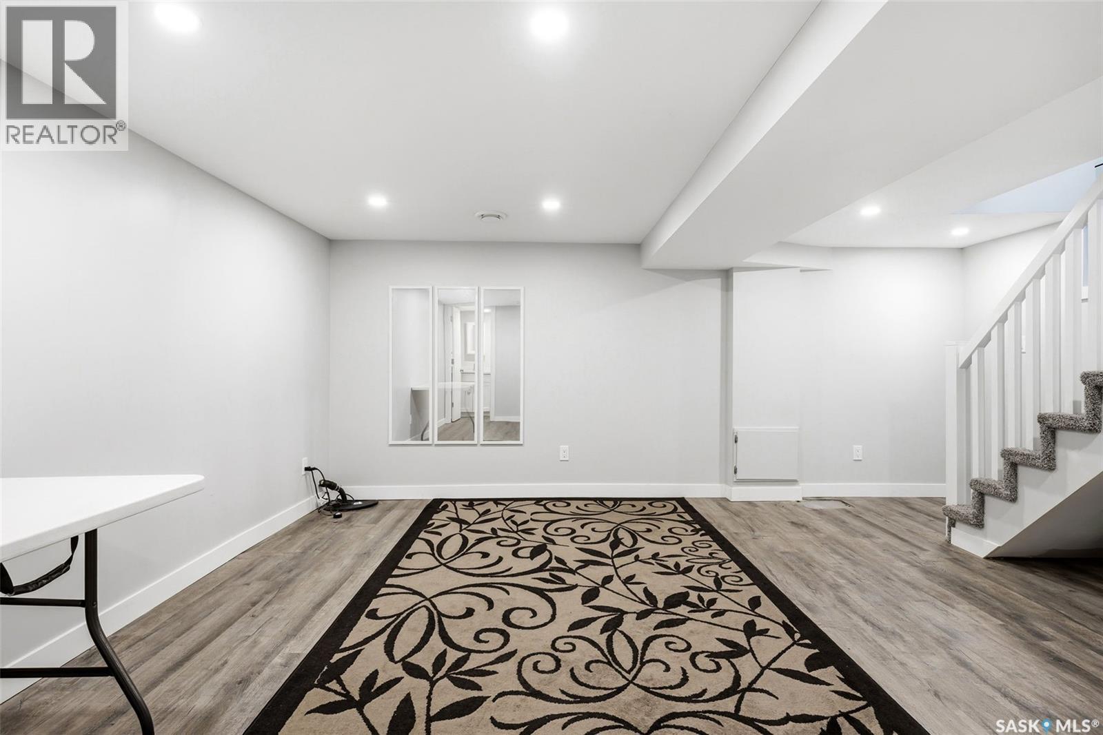 3809 Victoria Avenue, Regina, SK - Indoor