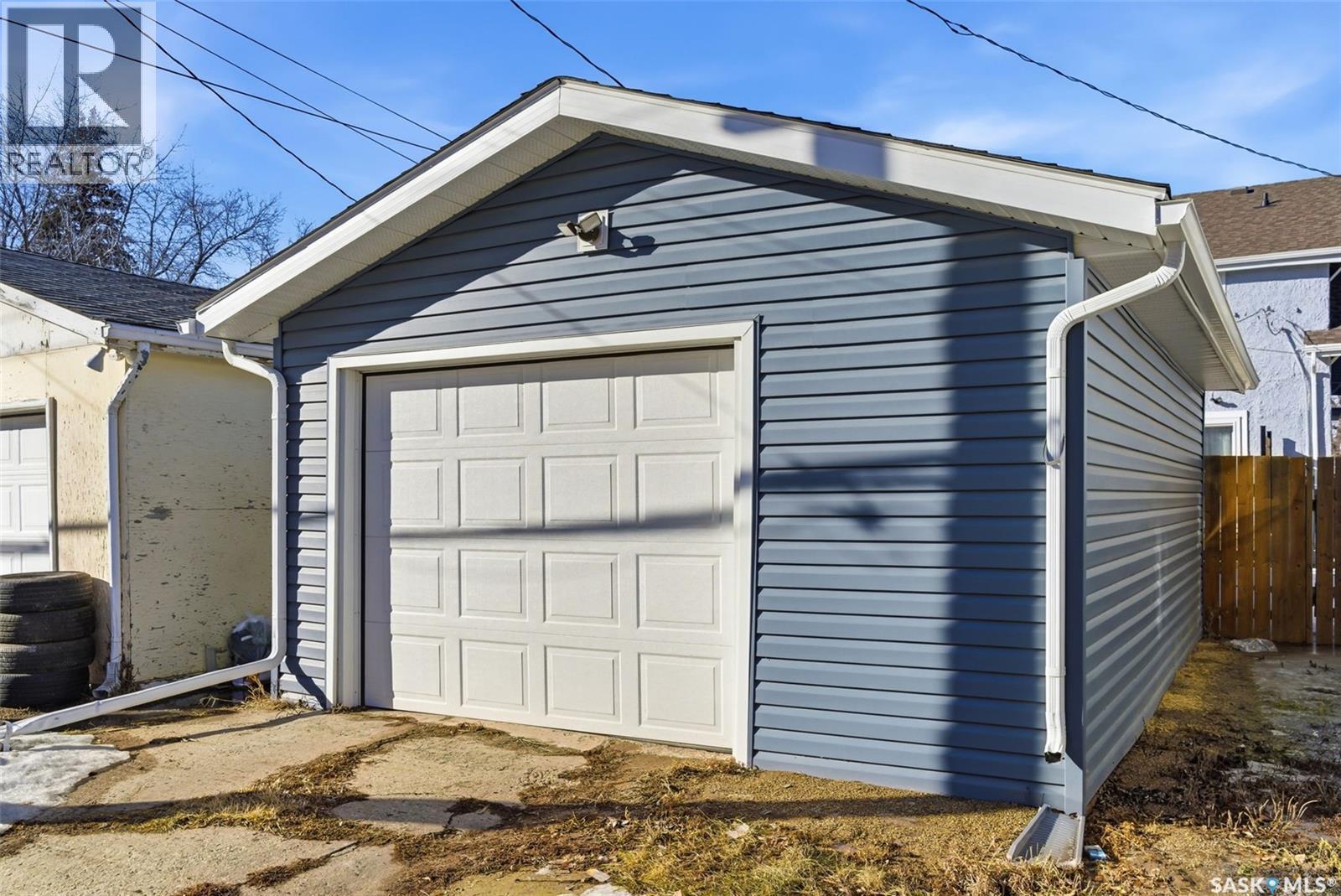 3809 Victoria Avenue, Regina, SK - Outdoor With Exterior