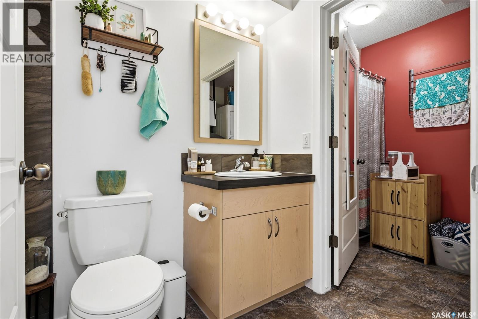 28 5742 Gordon Road, Regina, SK - Indoor Photo Showing Bathroom