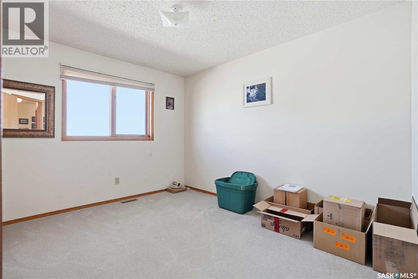 681 Canada Street, Central Butte, SK - Indoor Photo Showing Other Room