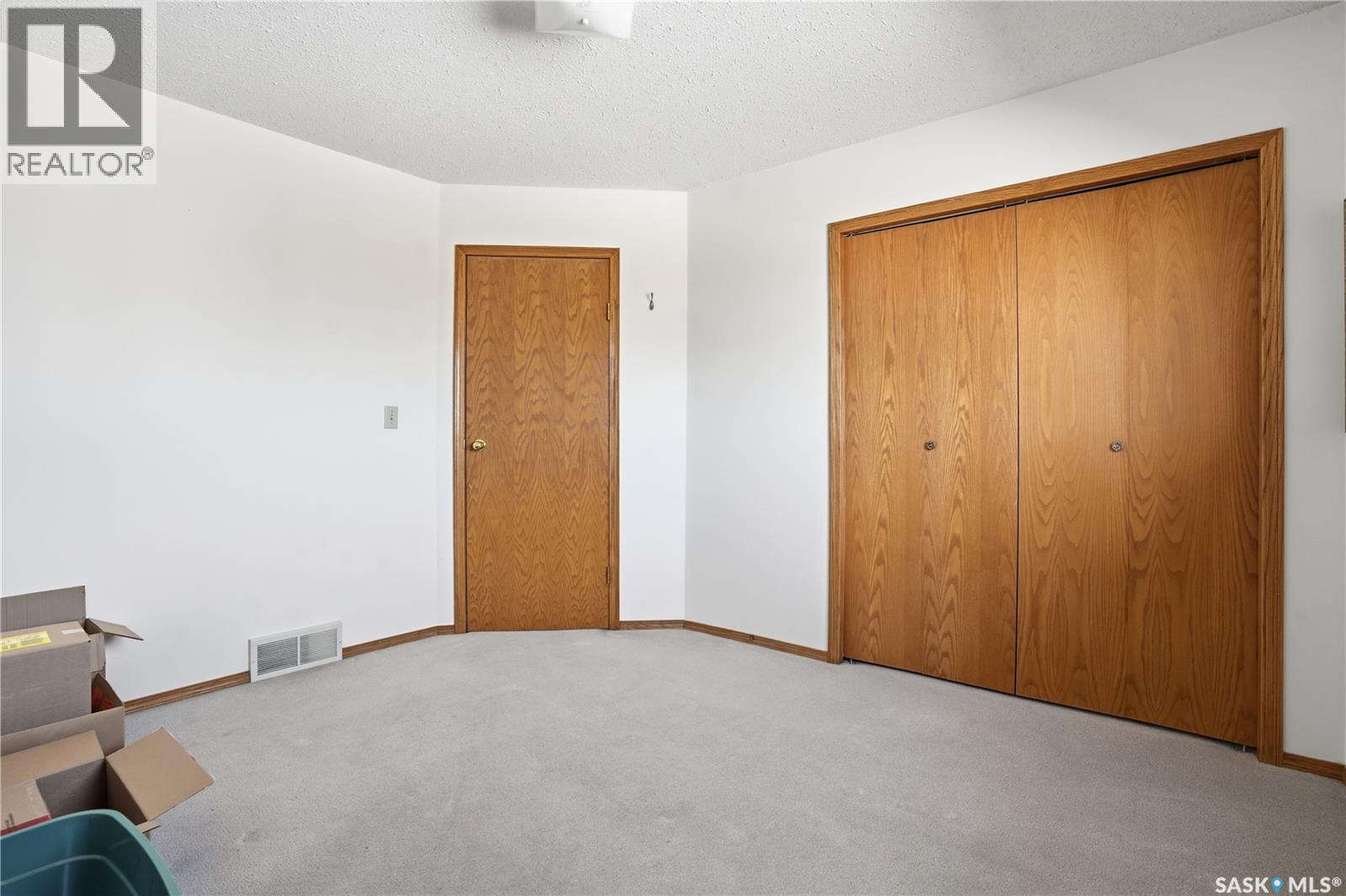 681 Canada Street, Central Butte, SK - Indoor Photo Showing Other Room