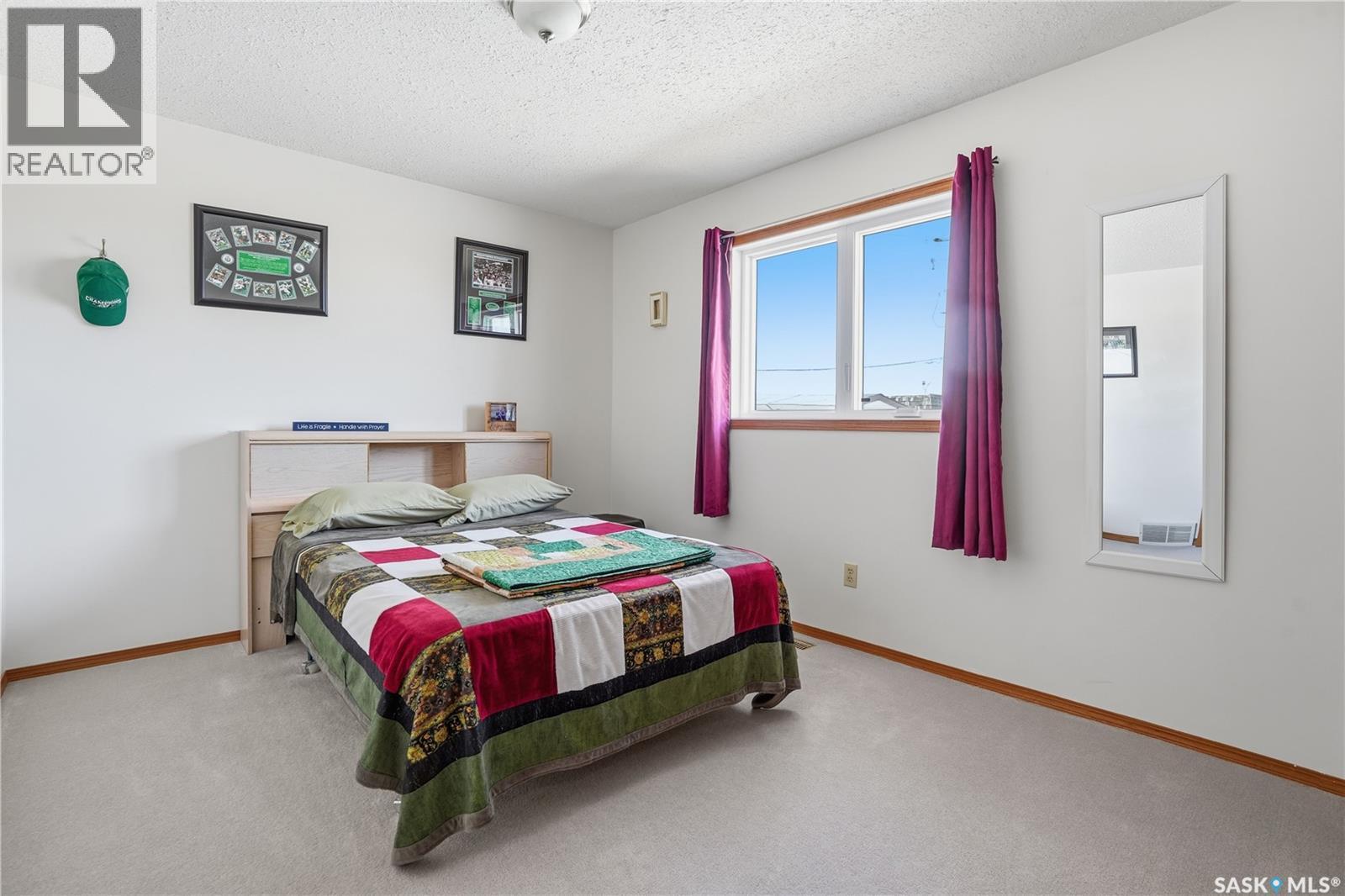 681 Canada Street, Central Butte, SK - Indoor Photo Showing Bedroom