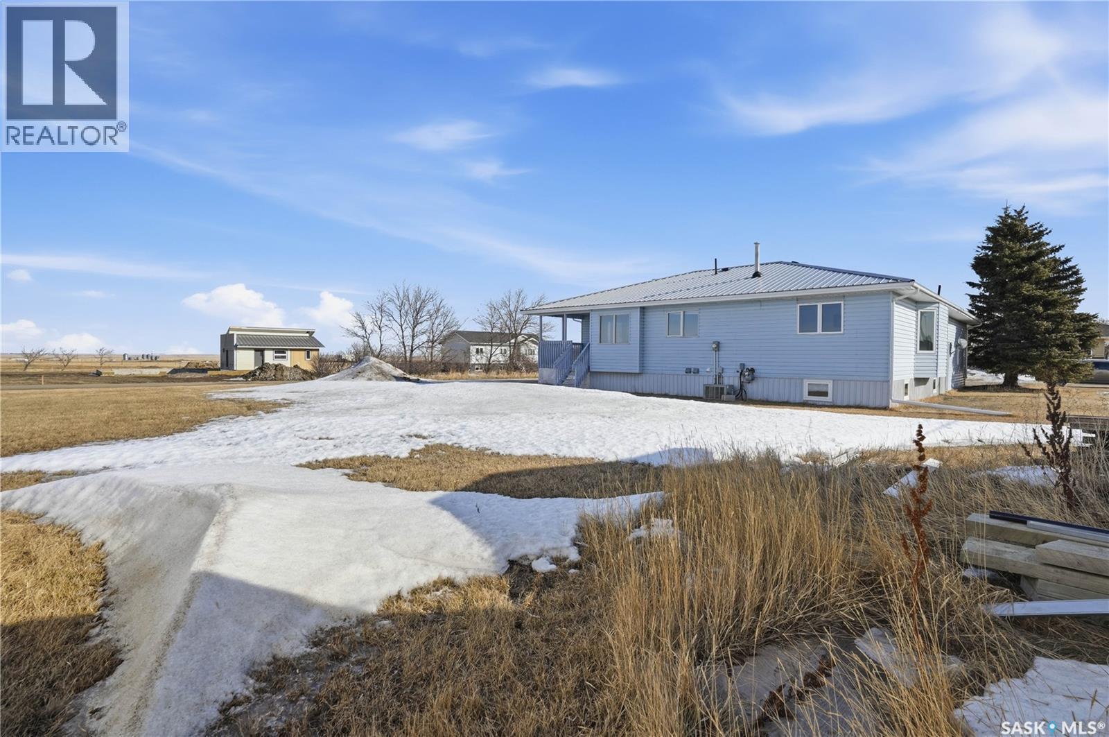 681 Canada Street, Central Butte, SK - Outdoor