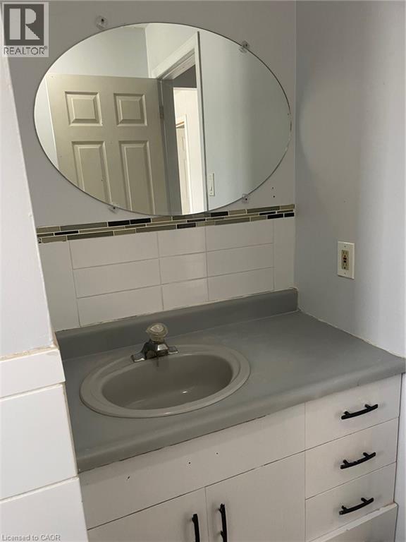 379 Holly Street, Waterloo, ON - Indoor