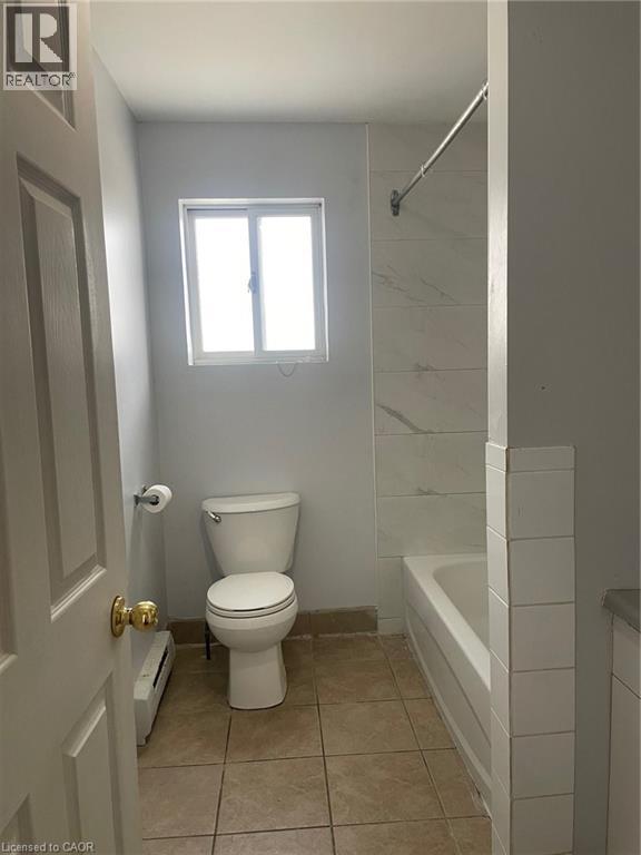 379 Holly Street, Waterloo, ON - Indoor Photo Showing Bathroom