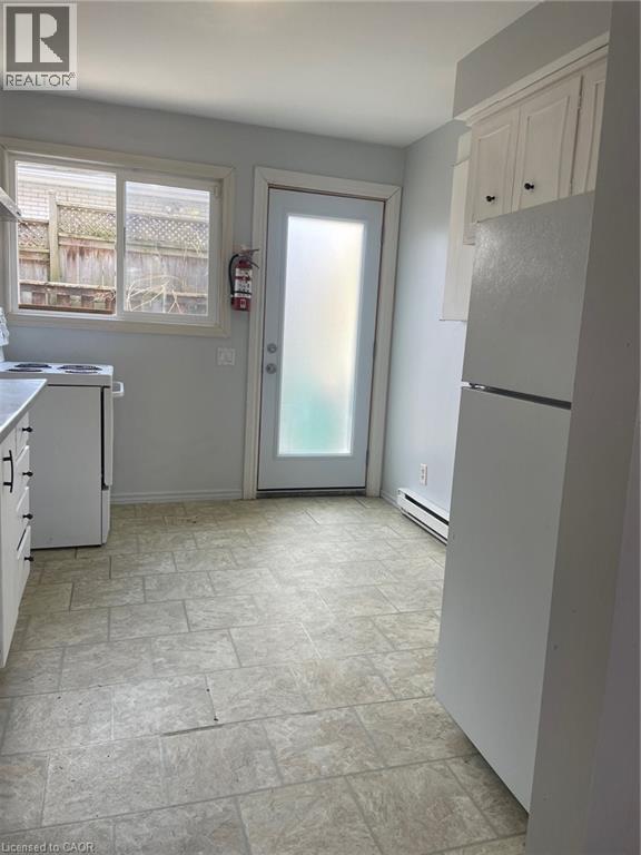 379 Holly Street, Waterloo, ON - Indoor Photo Showing Kitchen