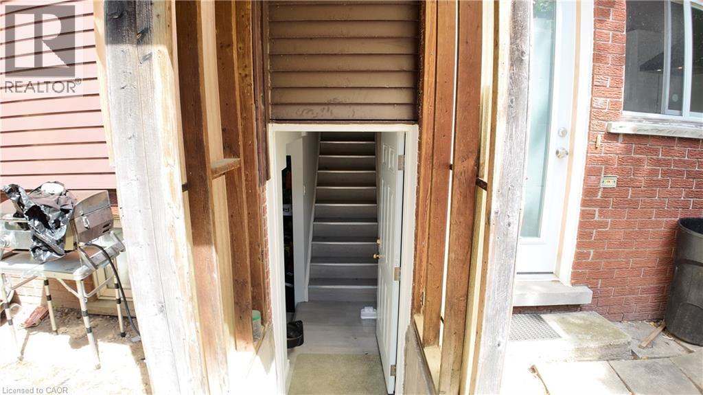 379 Holly Street, Waterloo, ON - Outdoor