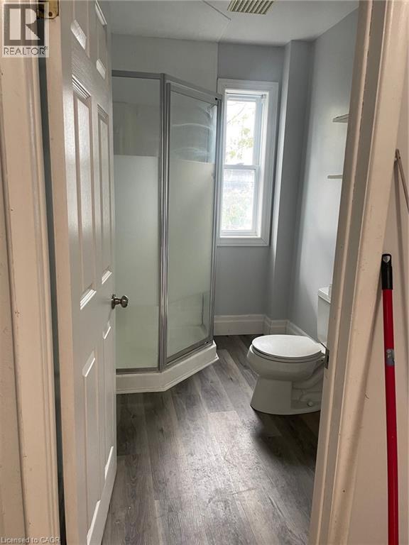 74 William Street W, Waterloo, ON - Indoor Photo Showing Bathroom
