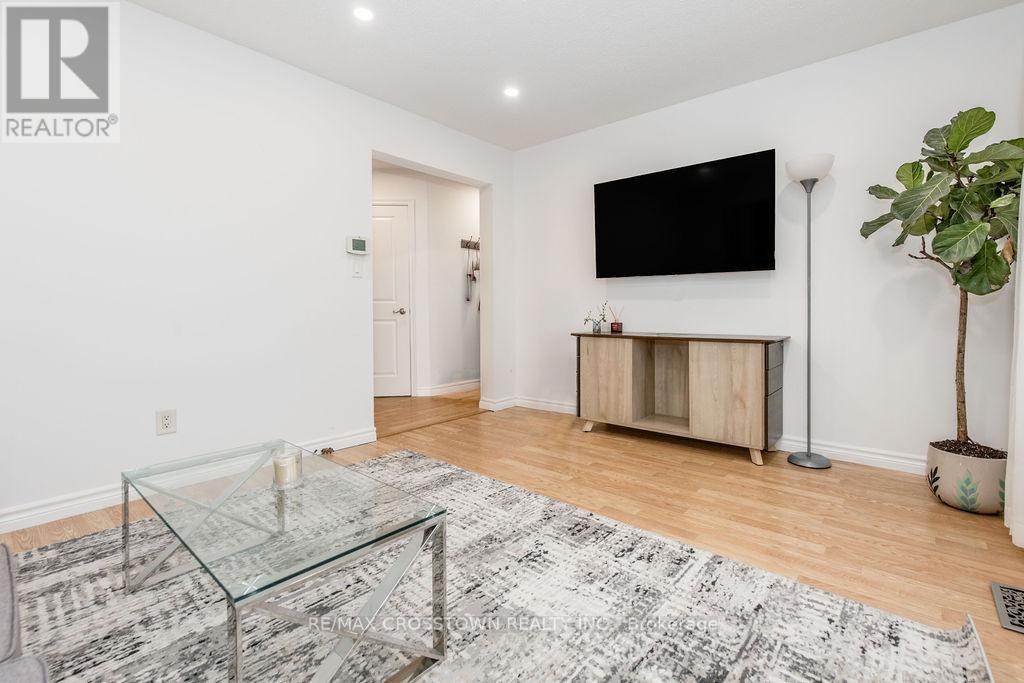 34 Kipling Place, Barrie, ON - Indoor