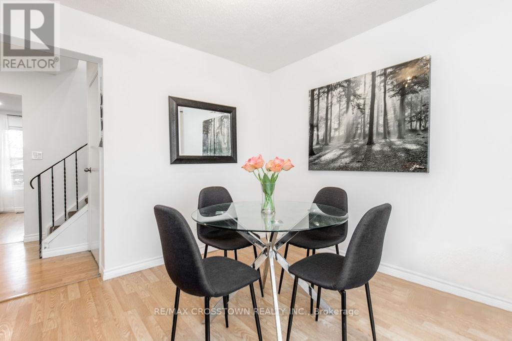 34 Kipling Place, Barrie, ON - Indoor Photo Showing Dining Room