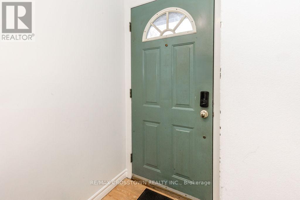 34 Kipling Place, Barrie, ON - Indoor Photo Showing Other Room