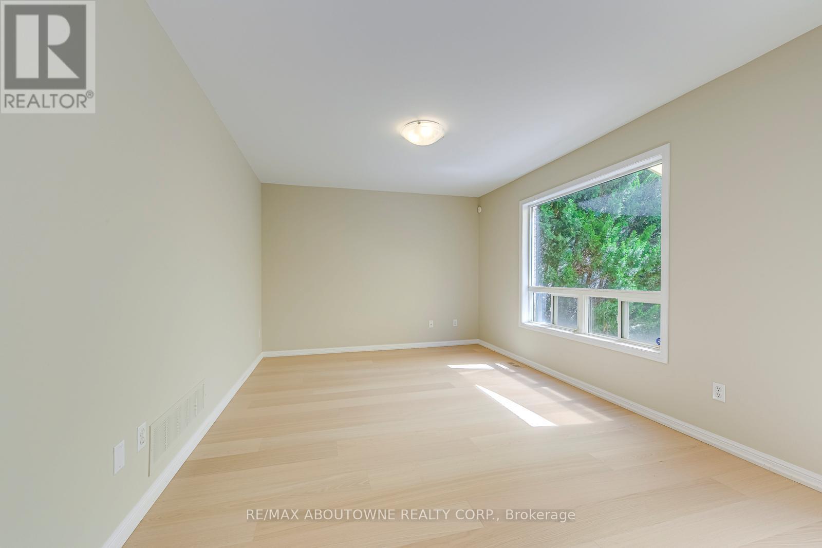 3037 Abernathy Way, Oakville, ON - Indoor Photo Showing Other Room